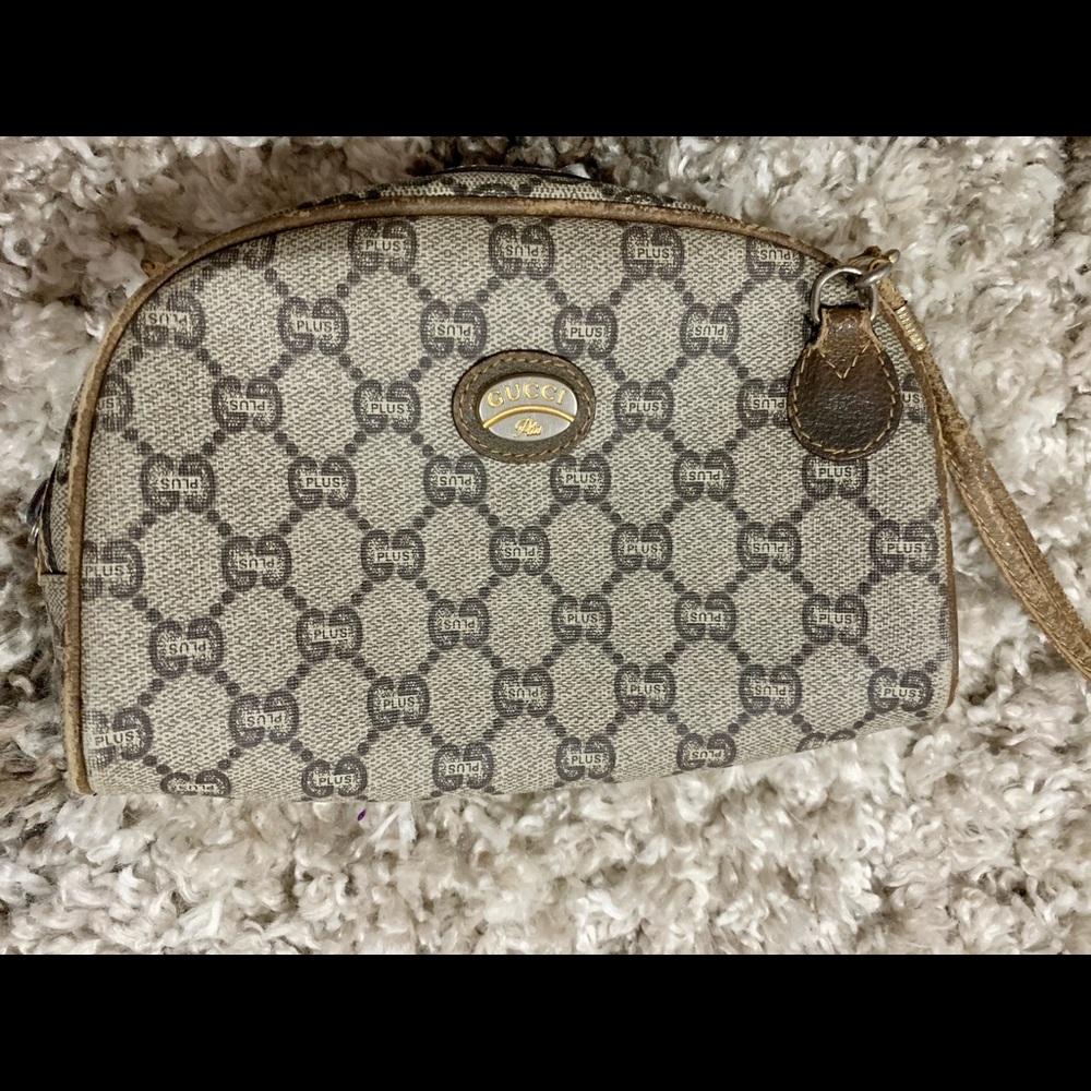 Gucci clutch cosmetic pouch